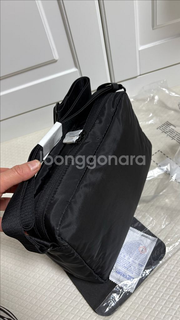 만다리나덕 크로스백 AIR 69T03001 새상품--2