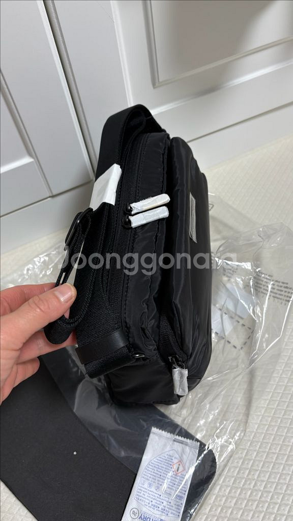 만다리나덕 크로스백 AIR 69T03001 새상품--1