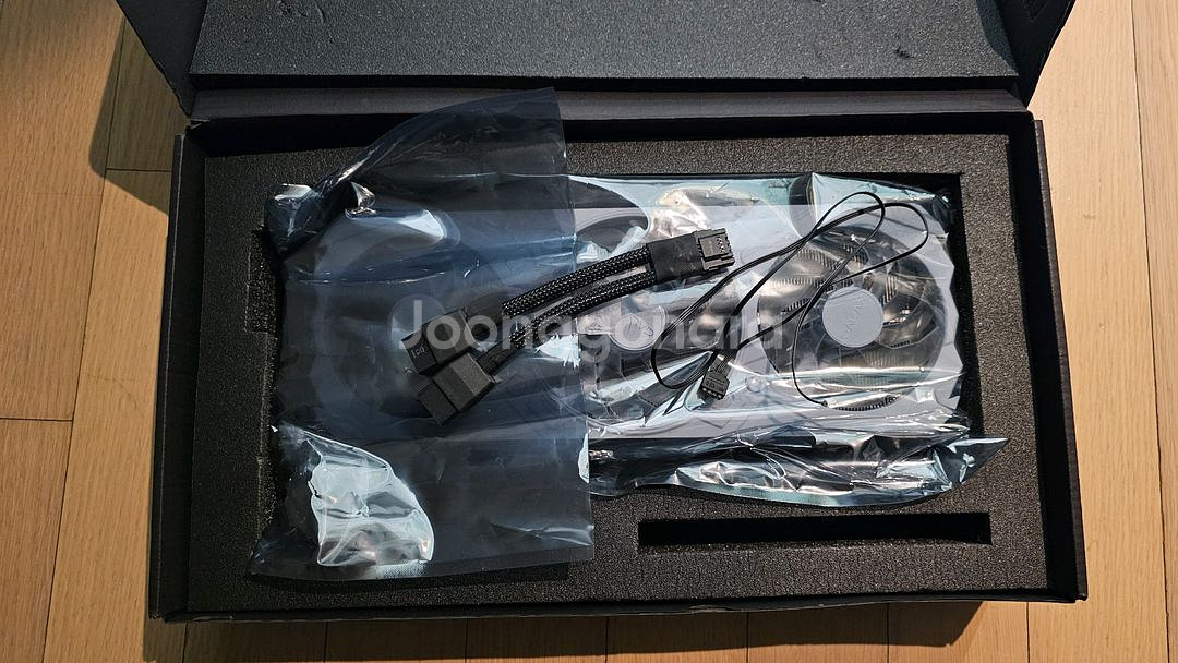 갤럭시 rtx4070 super 3팬--2