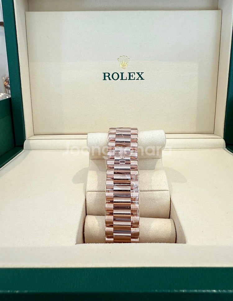 롤렉스 데이데이트 40MM 로골금통 올리브그린 로만--3