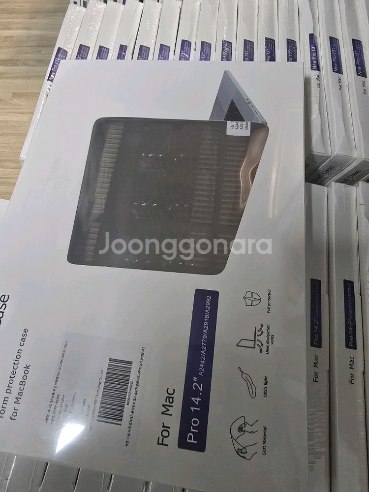맥북 케이스 100여개 재고 판매합니다.--1