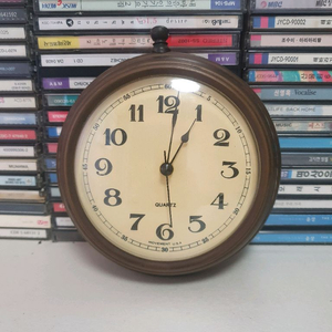 동재질 시계