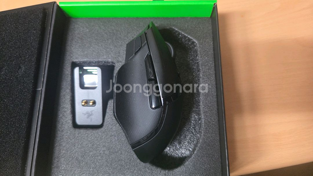 레이저 바실리스크 얼티메이트 게이밍 마우스 풀박스--3