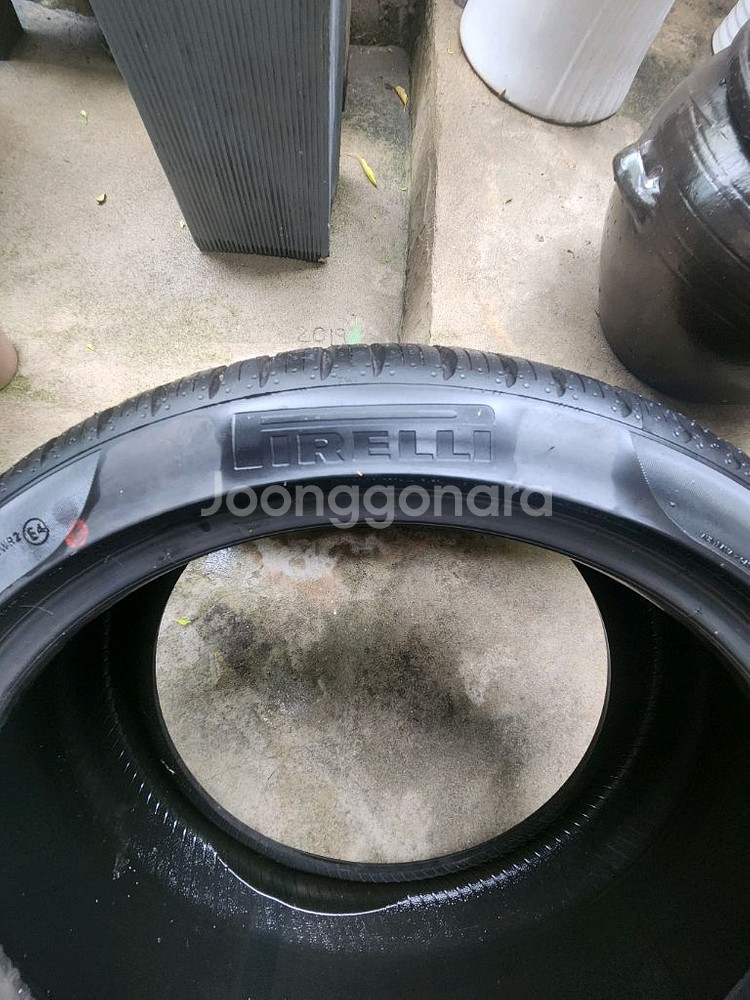 245-40-20 타이어 팝니다 신품급--1