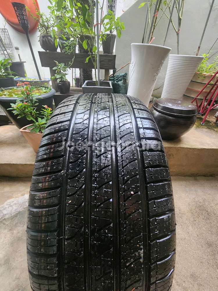 245-40-20 타이어 팝니다 신품급--5