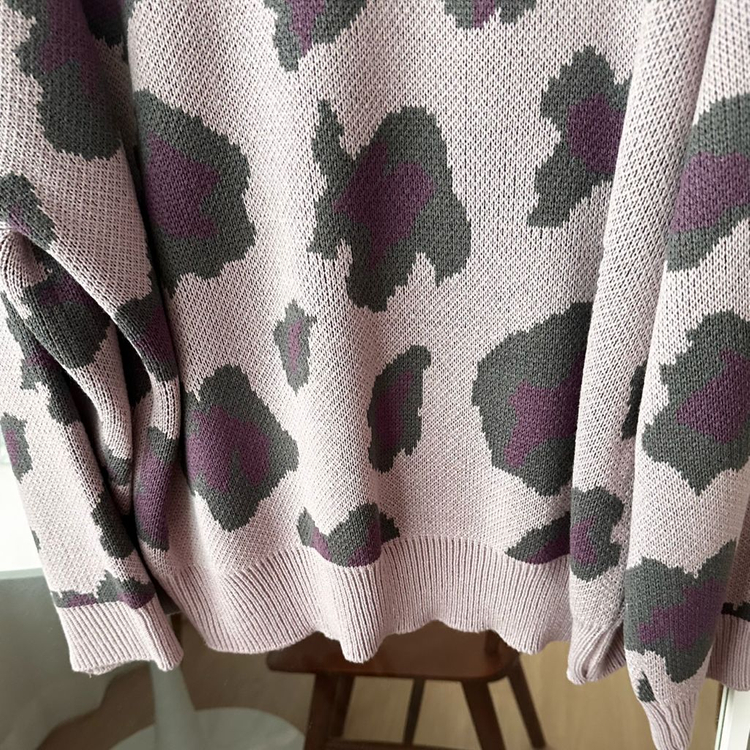 라벤더 레오파드 루즈핏 니트 (새제품)--5