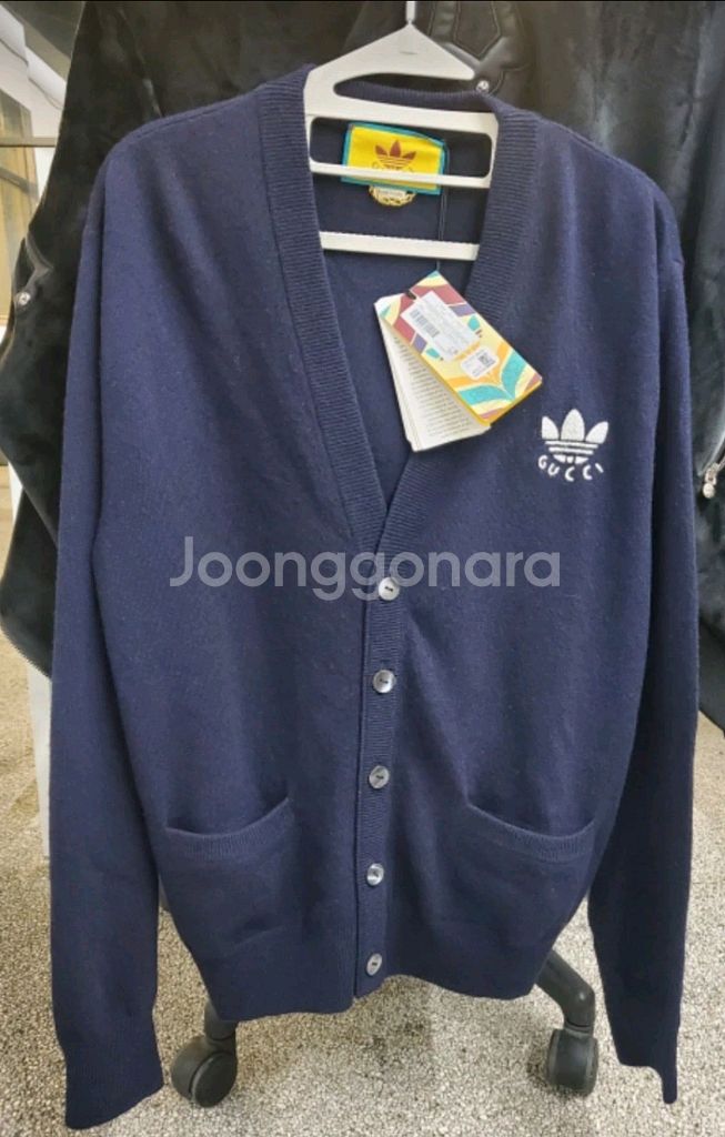 구찌 아디다스 콜라보 울 니트 가디건 남녀공용--1