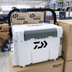 다이와 tb7000 흰색/회색 구해요