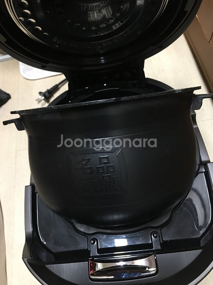 쿠첸10인용빕솥 판매해요--3