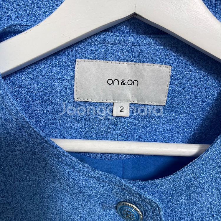 온앤온(on&on) 노카라 라운드 트위드 자켓--4