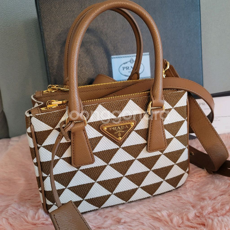 프라다 갤러리백--0