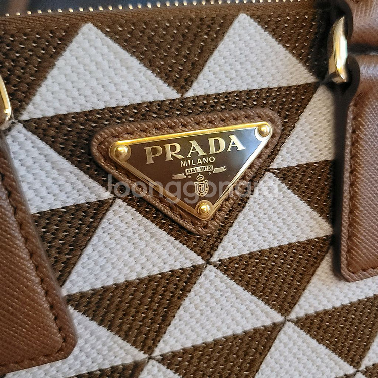 프라다 갤러리백--1