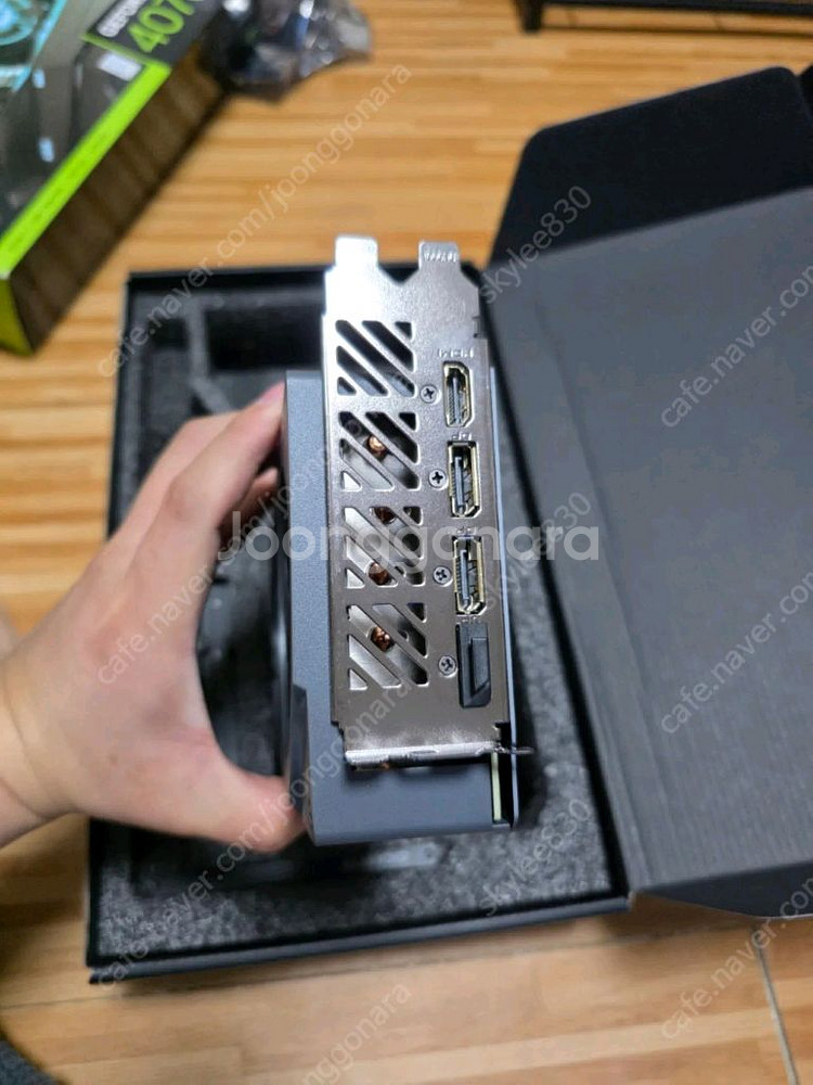 기가바이트 RTX 4070 Ti EAGLE OC D6X--2