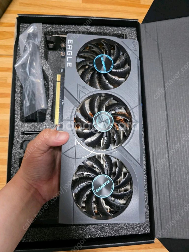 기가바이트 RTX 4070 Ti EAGLE OC D6X--1