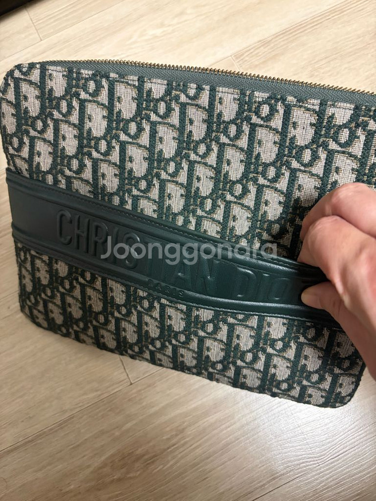디올 오블리크 파우치 싸게팔아요~--4