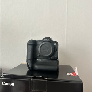 eos R5 풀박스+배터리2기 +세로그립+충전기2기+a