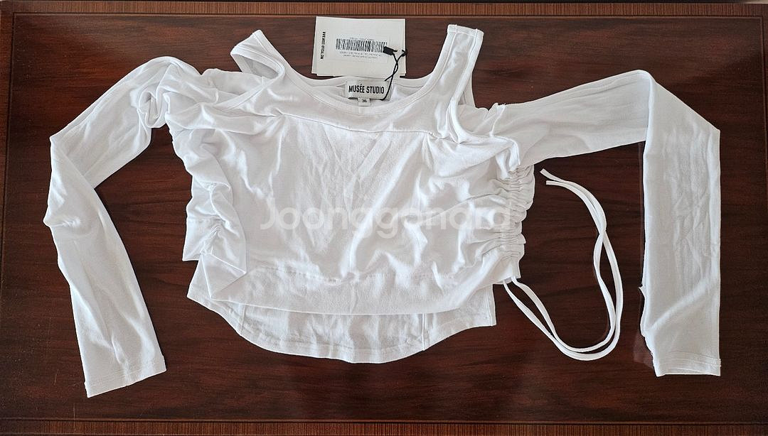 [미야오 안나 착용] 뮤제 오프숄더 탑 (새상품)--3