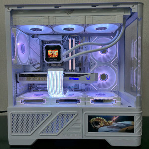 7800x3d + 5070 화이트 컴퓨터 본체 [서울]