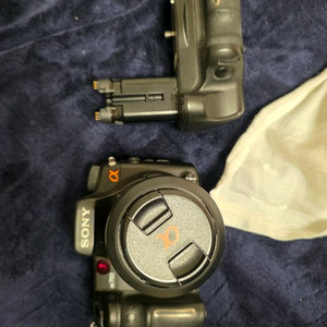 Sony a700 + DT 18-70 번들 + 수직그립