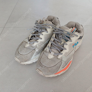 휠라 운동화235mm