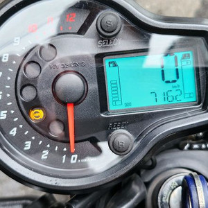 아퀼라300 23년식 7160km 290만