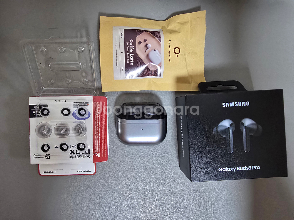 새상품급 버즈3프로 실버+아즈라맥스 이어팁s,ms,m--0