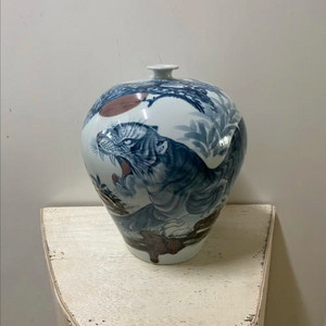 호랑이가 넘 디테일한 백자도자기