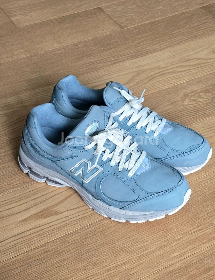 New Balance x Kith 2002R 285--3