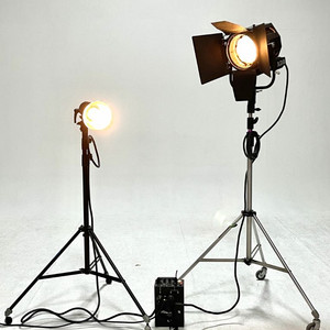 프로포토 어큐트 2R 2400 + 프리즈넬 adb 라이