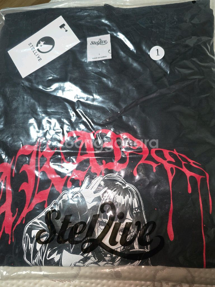 스텔라이브 아카네 리제 밀키웨이 티셔츠 1사이즈 팝니다--0