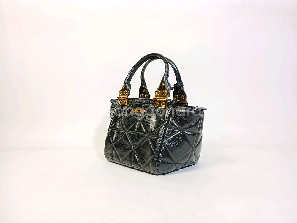 저스트까발리 메탈 경첩 검정 누비 가죽 여성 스몰 토트--1