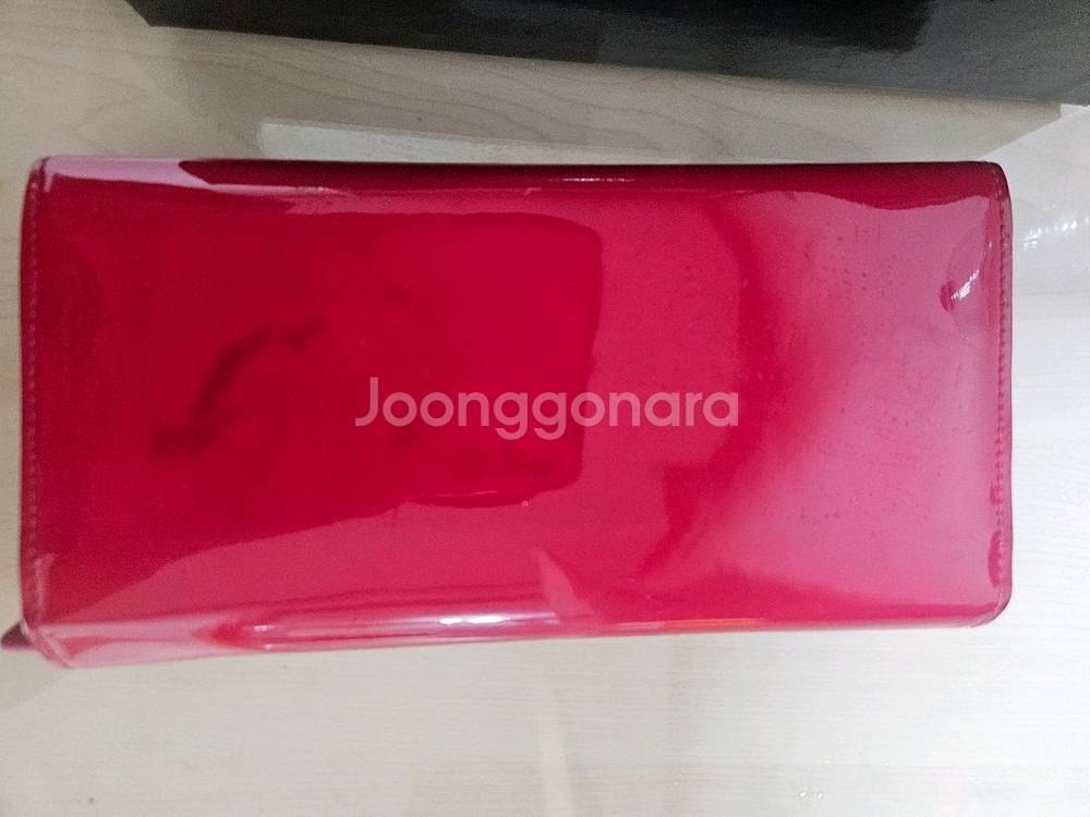 (정품) 입생로랑 핑크색 여성 장지갑팝니다.--1
