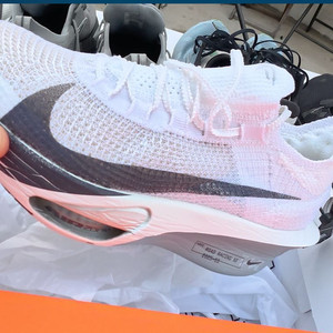 나이키 줌 알파플라이 3 검흰285 [kream인증