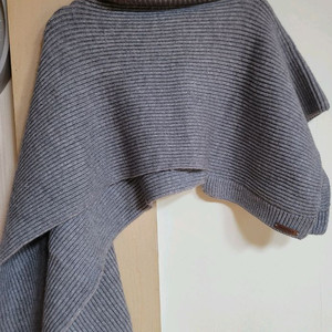 케이프 터틀넥 니트 판초