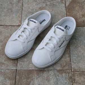 (235)리복 로얄 뮬 스니커즈