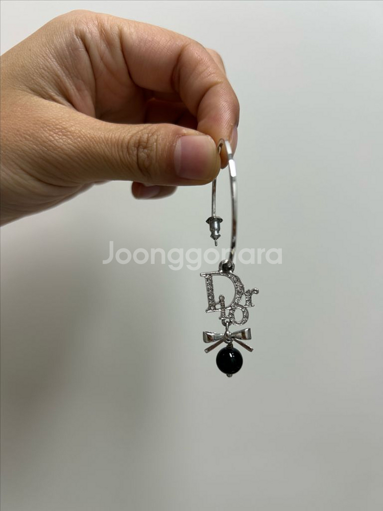 디올 정품 귀걸이--1