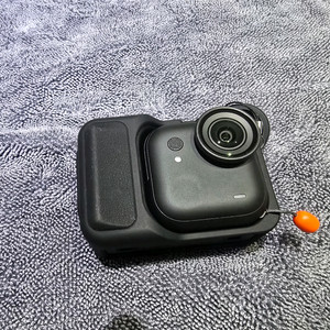 Insta360 GO Ultra 블랙 크리에이터 팝니다