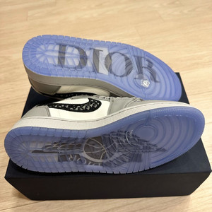 나이키 디올 에어 조던 1 로우 OG