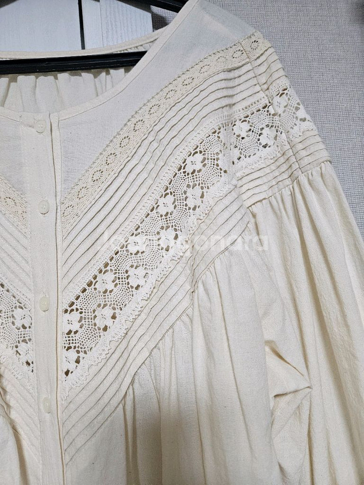 레이스 루즈핏 블라우스--2