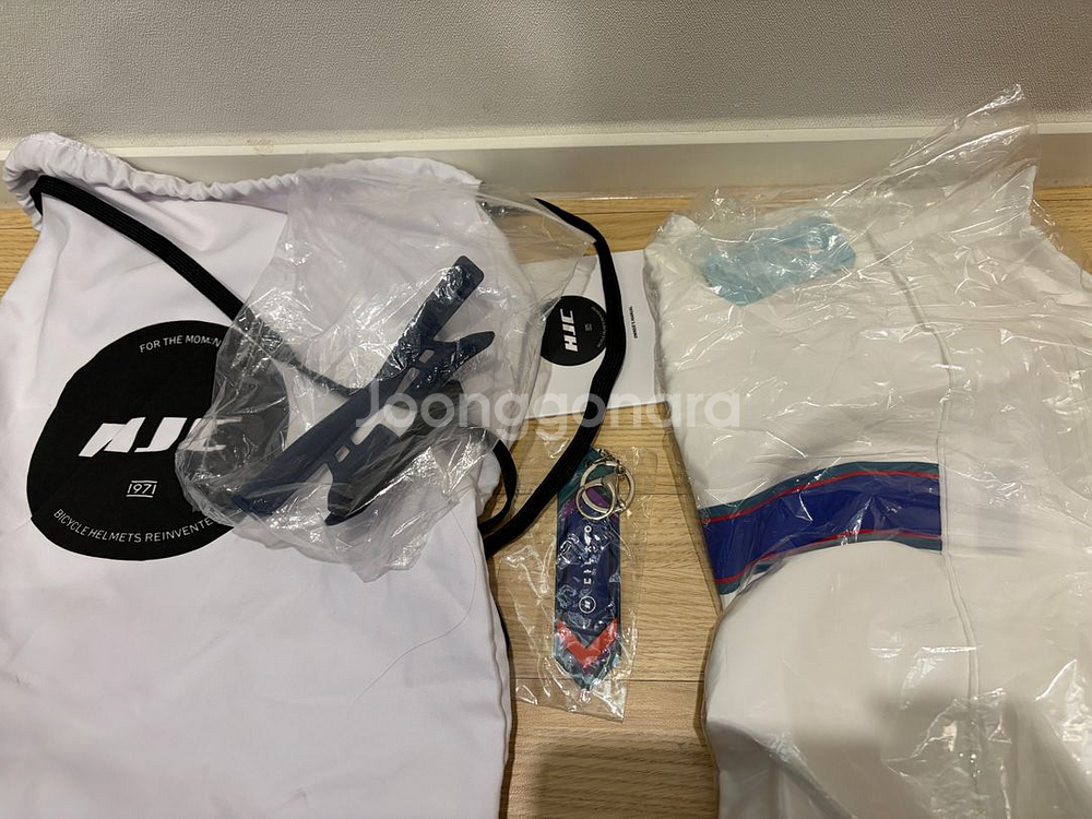 아이벡스 3 자전거 헬멧 팝니다.--4