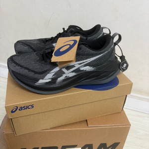 아식스 슈퍼블라스트2 팝니다