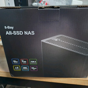 테라마스터 SSD NAS F8 및 SSD 2TB 4개