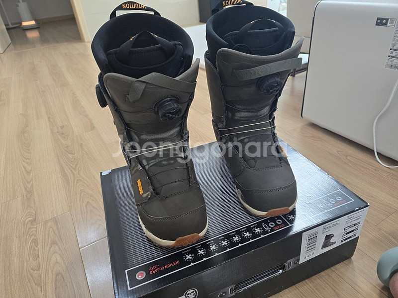 2223 디럭스디몬 L3보아부츠 판매합니다.--4