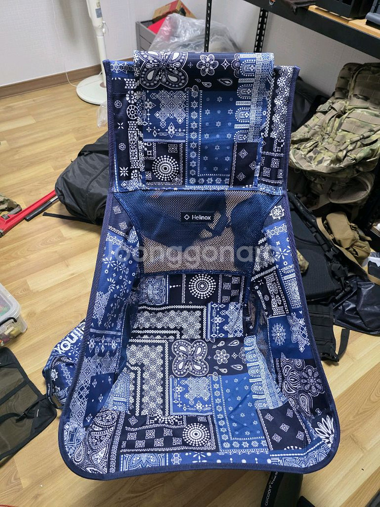 헬리녹스 반다나 체어투와 필드커버 포함으로 판매합니다.--0