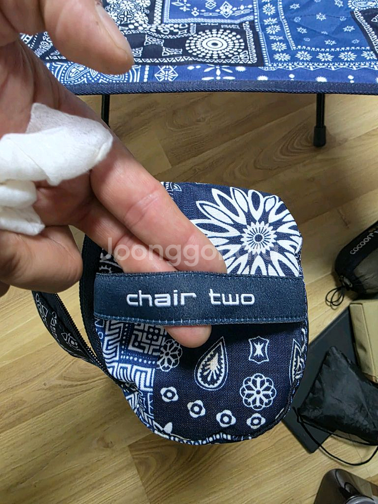 헬리녹스 반다나 체어투와 필드커버 포함으로 판매합니다.--3