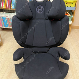 싸이벡스 q3 카시트팝니다.