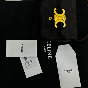 셀린느 트리옹프 미니백 카프스킨