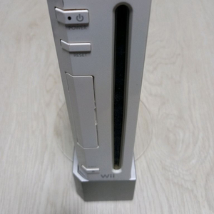 닌텐도Wii 게임기 본체와 주변 기기들 각개 판매합니다