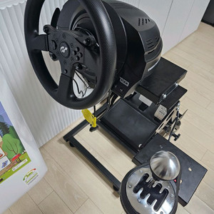 트러스트마스터 t300rs 외 쉬트터 거치대포함