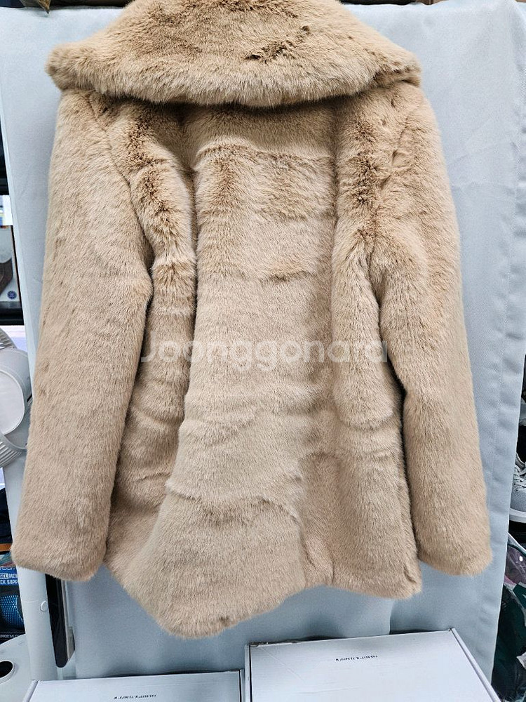 몰리올리 여성 에코퍼 하프코트--1